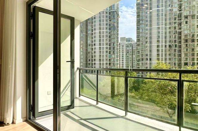 Xujiahui/3br2bt/central AC/floor heat/oven/balcony/dishwasher/outdoor balcony/tennis court