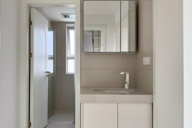High-rise 2br Apt in Xintiandi Area