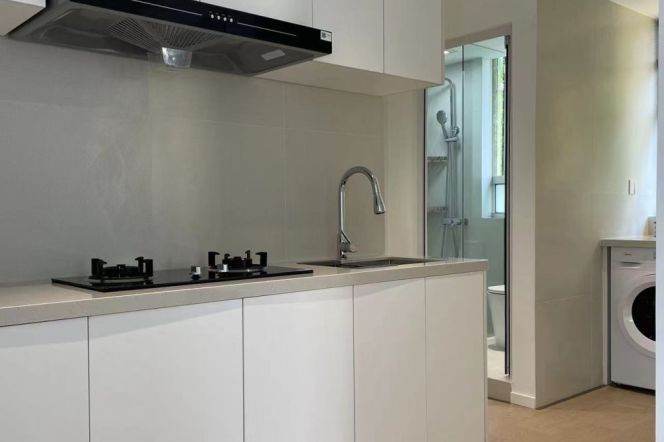 Spacious&Really Bright 1Bdr 1Bath Apt+5F Walk Up+L14 Wu Ding Rd/L2/11 Jiang Su Rd+Large Balcony