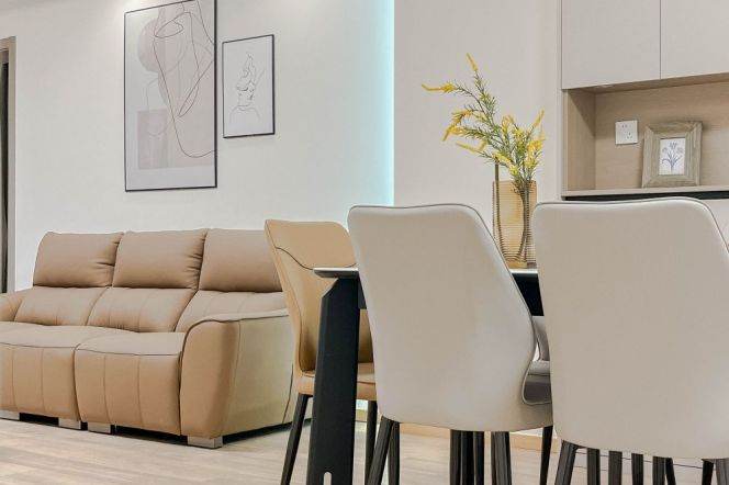 3 Brs, 2 Baths,Floor heating/Central ac/Dish wander, 170 sqm @ Changshu metro L1&7