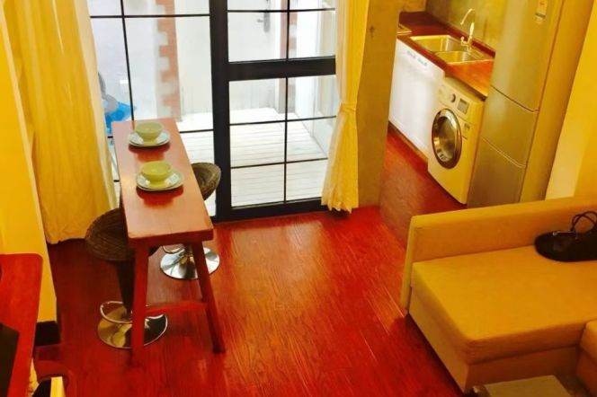 Nice yard 1Br/2Lrs/1Bt apt nr South shanxi rd,M1/10/12