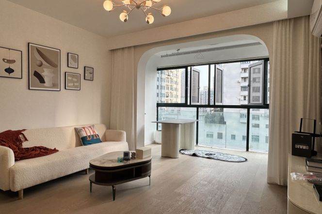 Spacious 2Br +elevator/Wuning rd metro L13&14 /Suzhou Creek / 10.8K