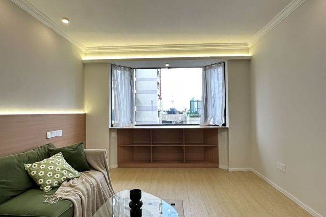 Elevator Apt beside Plaza 66