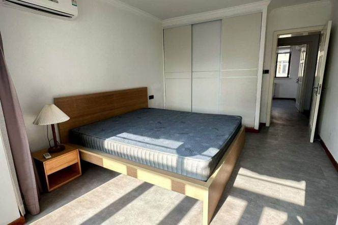  Spacious 2br high-rise nr Hengshan rd Line 1/7/9