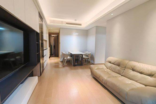 3 br with big terrace in QianTan. Floor heating+  Oven+ Dishwasher. near Wellington SH.L 6/8/11