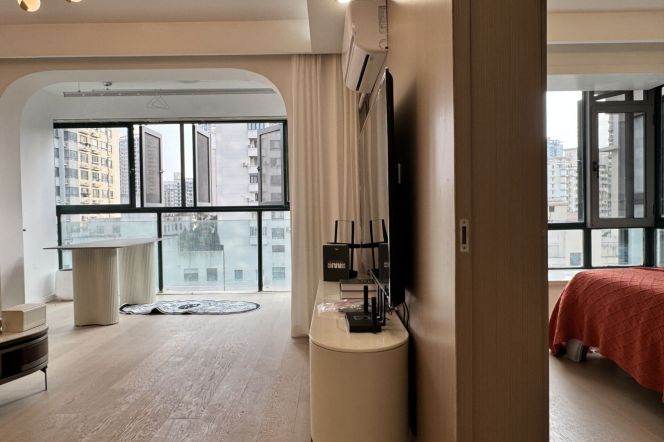 Spacious 2Br +elevator/Wuning rd metro L13&14 /Suzhou Creek / 10.8K