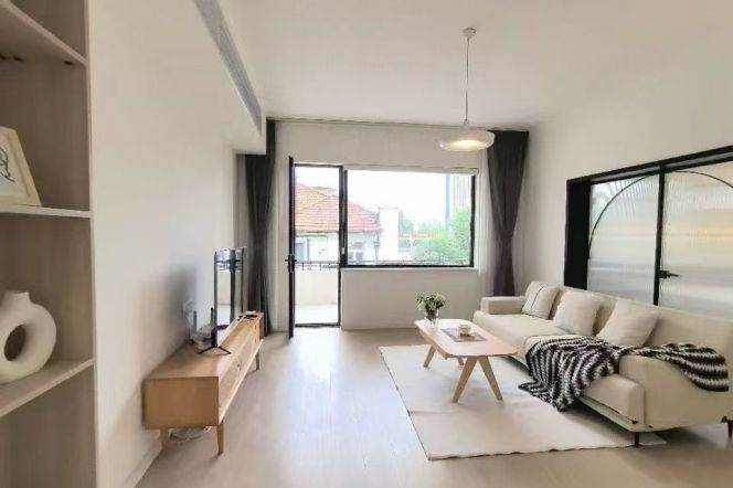 1 br near L1/L10/L12 south shaanxi rd station+floor heating+balcony