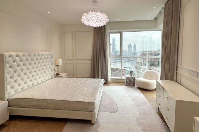 Modern 4brs with floor heating and river view beside the biggest park in Shanghai