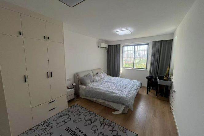 Elevator Spacuous&Good Value 2Br/2Lr/1Bt Super Close to L10/11 Jiaotong University Station 