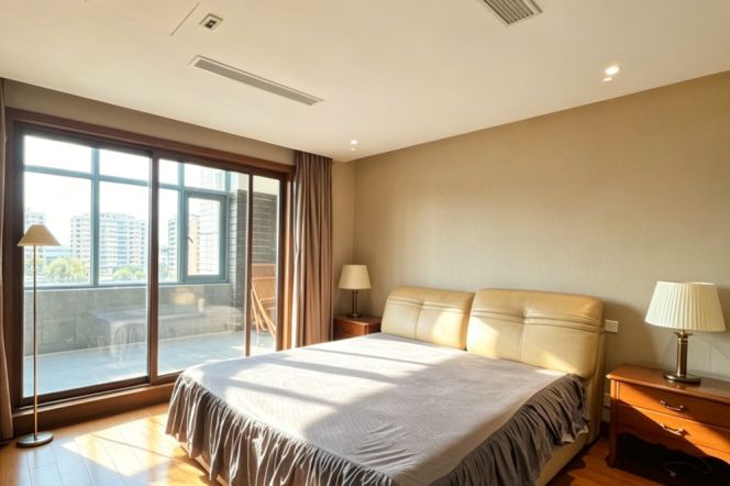 Sassoon Park high-rise nice view plus outdoor balcony 4br 