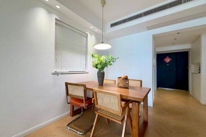 Jing’an Skyline View 2BR | Full Facilities +  Clubhouse