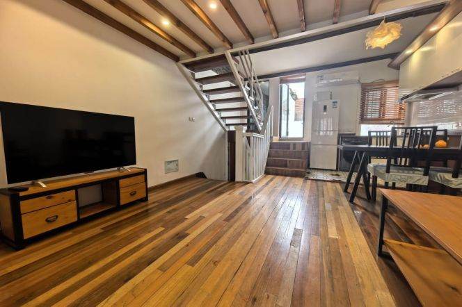 Iapm, south shaanxi rd., 1+1Br 1Terrace, Line 1/10/12