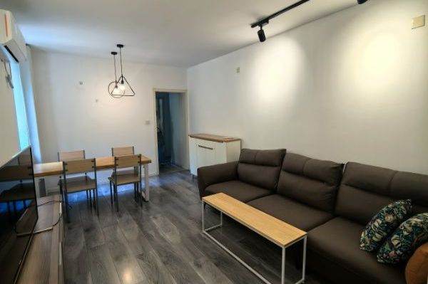 8.3k Clean 2Br Nr Changping Rd.line7