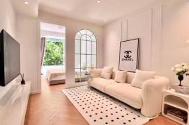 Xinhua rd/charming 1br 1lr+big terrace/bright room/central AC,West yan'an rd@L3/4