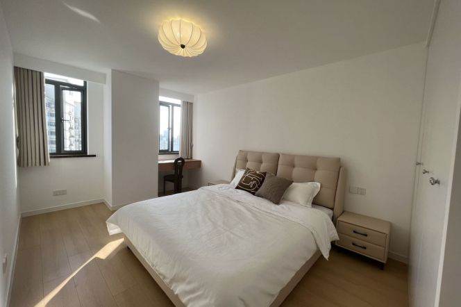 17k Brand new 3Br 2Bathr  Nr The Suzhou River close to Changshou Rd.line7/13