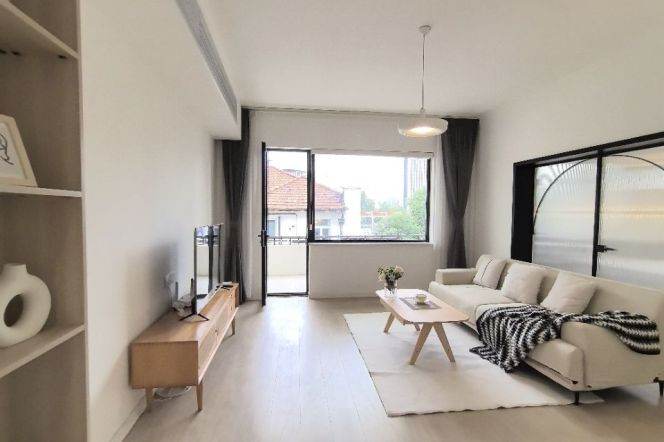 South Shanxi Rd Station 1Br with Open Balcony Line1/10/12