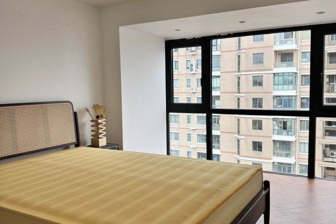 Amazing 2br-2bathr duplex apt | Big wondows | Balcony | West Nanjing rd metro 11.9K