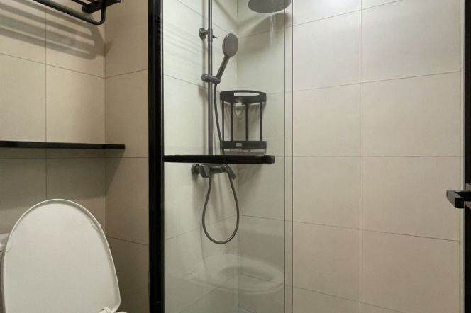 Spacious&Modern 2Bdrs 1Bath Apt+Jing An Temple+L14 Wu Ding Rd