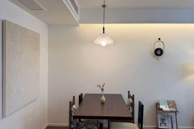 2 Brs, 2 Baths, 130 sqm, High rise Building, 120 sqm @ Lujiabang metro L8&9