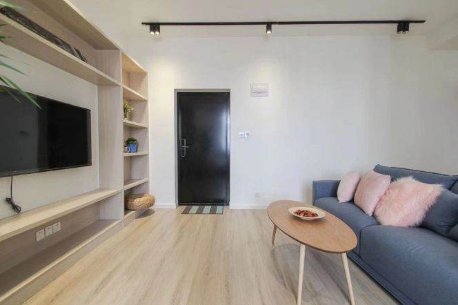 Top floor one bedroom Apt+Floor Heating+central AC+Oven@Zhongshan Park