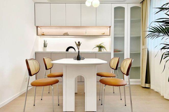 Wuding Court — Elegant 2BR with Water Floor Heating — 16,500 RMB