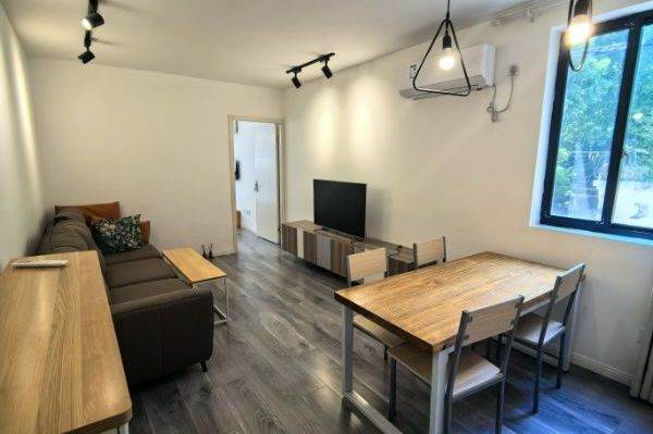 8.3k Clean 2Br Nr Changping Rd.line7