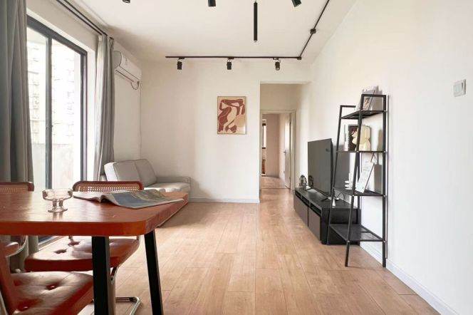 Elevator 3br with balcony near Jing'an Temple