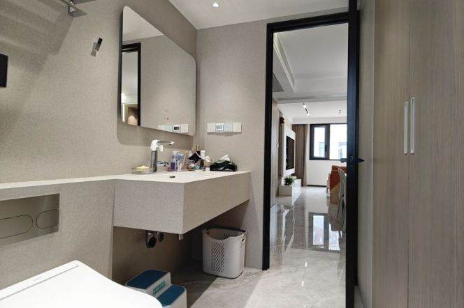 Douplex  4brs with floor heating and balcony  just beside New Hong qiao center park 