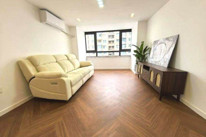 changping rd elevator 2BR/2Baths@L7