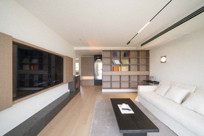 Modern 2BR | Central AC & Heating | Close to Metro & Shopping Mall