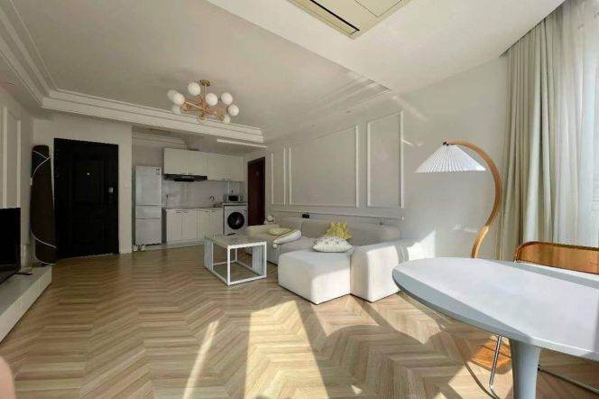 11.8k spacious and bright 1Br Nr Changshou Rd.line7/13 close to The Suzhou River