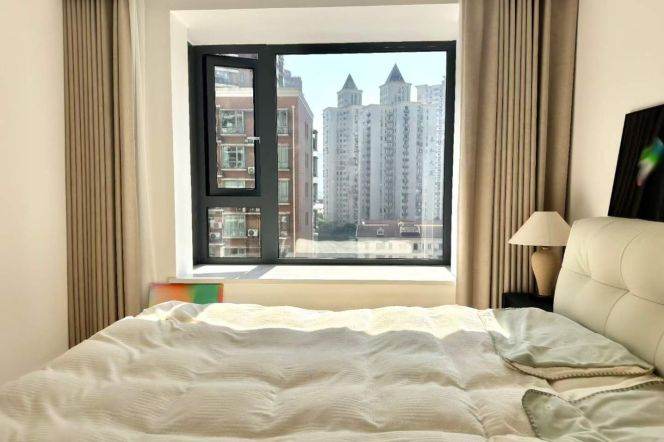 jing'an temple elevator 1Br/big living room@L2/7/14