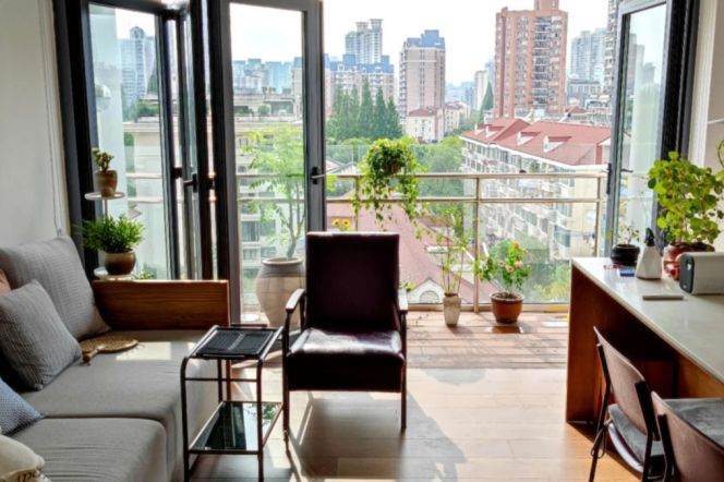 open balcony bright and cozy nr Jiaotong uni