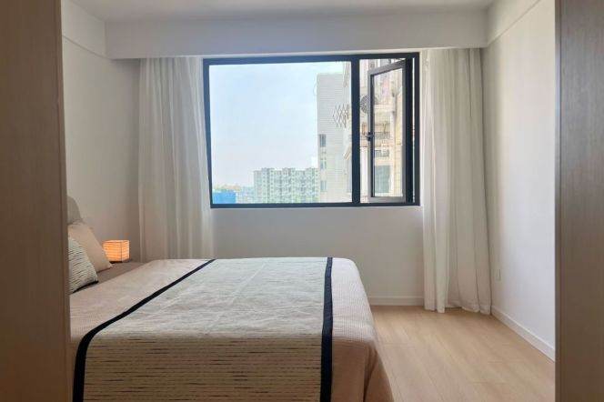 3 Brs, 2 Baths, Floor heating/Central ac/Oven, 140 sqm @ Shanghai Zoo L10