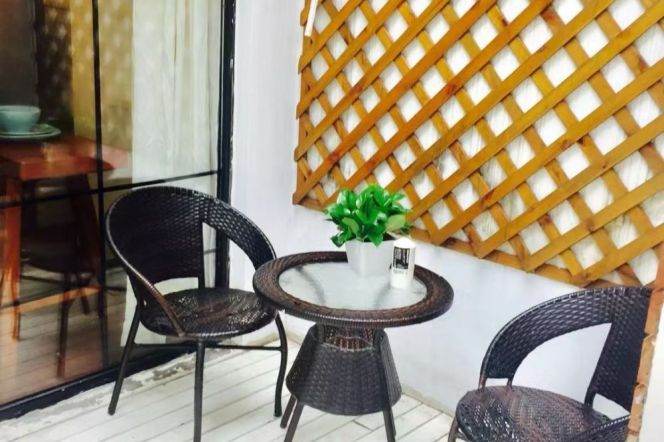 Nice yard 1Br/2Lrs/1Bt apt nr South shanxi rd,M1/10/12