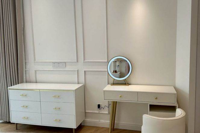 Modern 4brs with floor heating and river view beside the biggest park in Shanghai