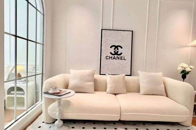 Xinhua rd/charming 1br 1lr+big terrace/bright room/central AC,West yan'an rd@L3/4
