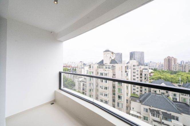 Modern 2BR | Central AC & Heating | Close to Metro & Shopping Mall