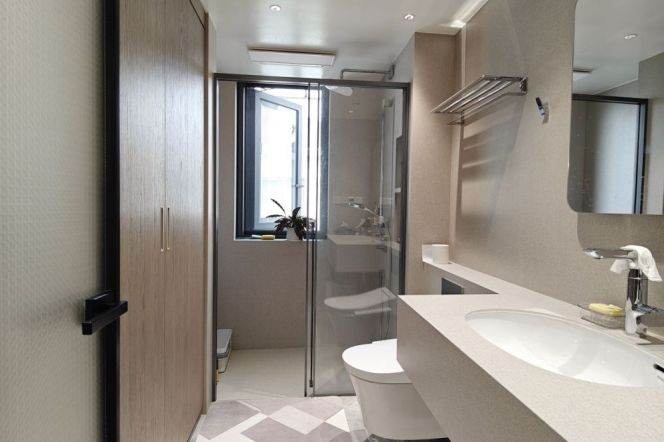 Douplex  4brs with floor heating and balcony  just beside New Hong qiao center park 