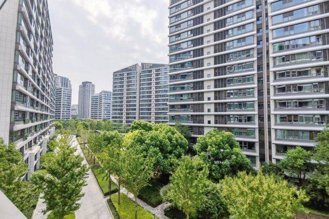 Modern compound 3 br with floor heating+Pool Gym,next Wellington shanghai .L 6/8/11