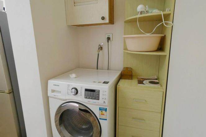 Unique loft 1br with Private yard Pet friendly,easy to L 9/12 JiaShan Rd St. near IAPM