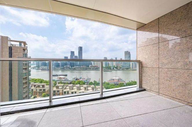 modern big 2brs floor heating open balcony nice river view beside Huang pu river 