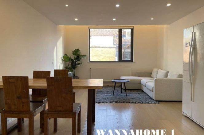 Spacious&Modern&Bright 3Bdrs 2Baths Apt+3F Walk Up+Stunning View/IAPM+Large Terrace