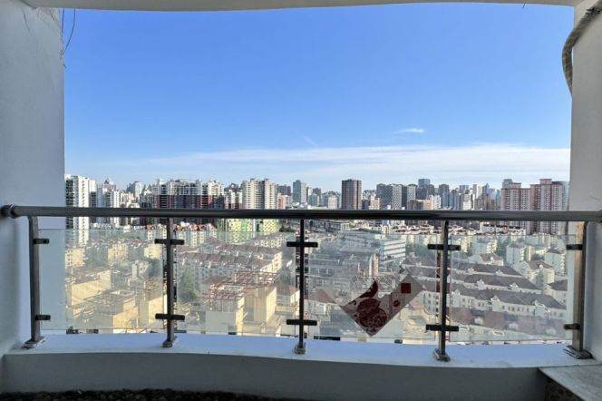 Great sunshine 2Br + Balcony +Elevator | New renovation | Hongqiao rd & Xujiahui CBD