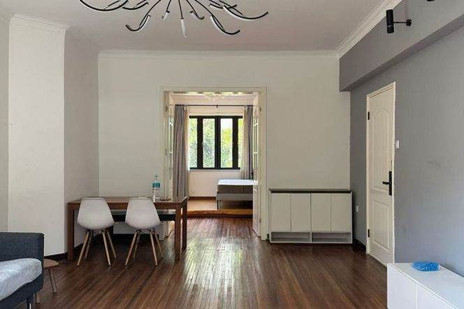 West Jianguo Road 1br with Balcony，Green view