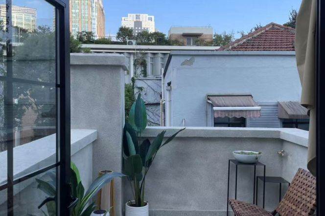 Spacious&Bright 2Bdrs 2Baths Apt+West Nan Jing Rd CBD+3F Walk Up+Terrace/Open Balcony