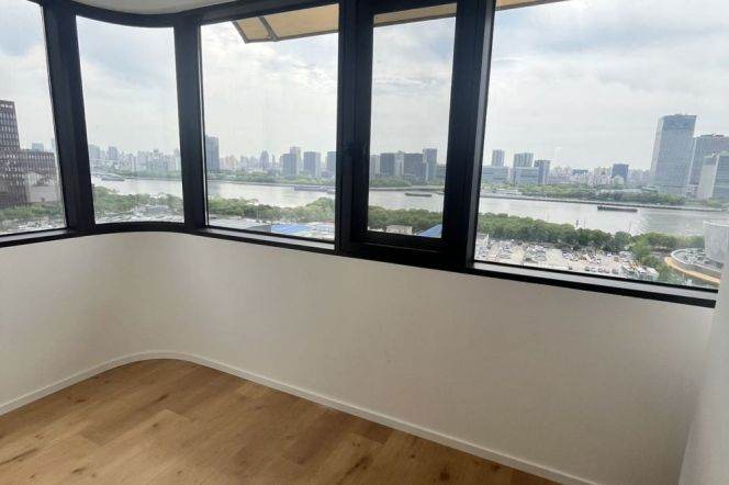 3 Brs with Brand-new Dec, 130 sqm, High rise building @ South Xizang metro L4&8