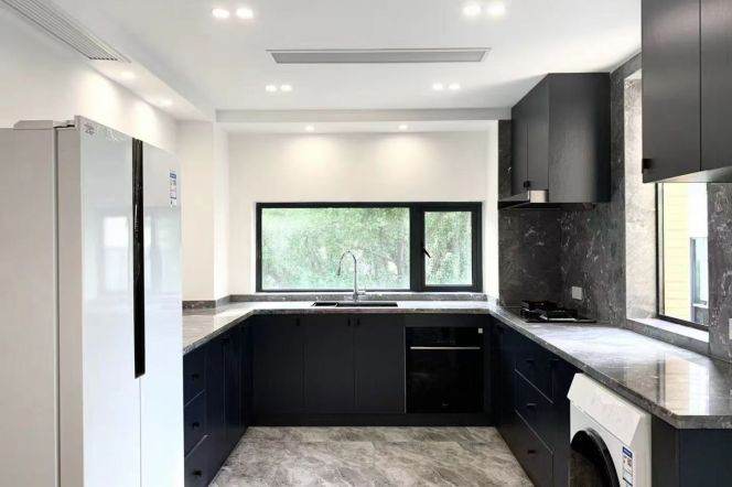 modern big 4brs floor heating open balcony near Jing an temple 42K