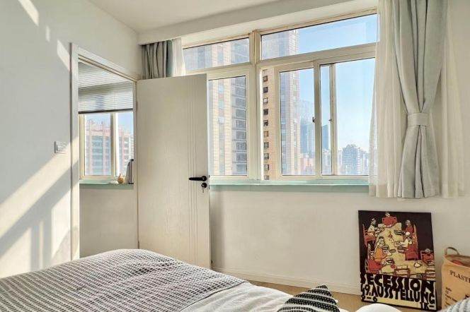 West Nanjing rd/modern 2br 2lr/bright room/high floor/big living room@L12/13/2
