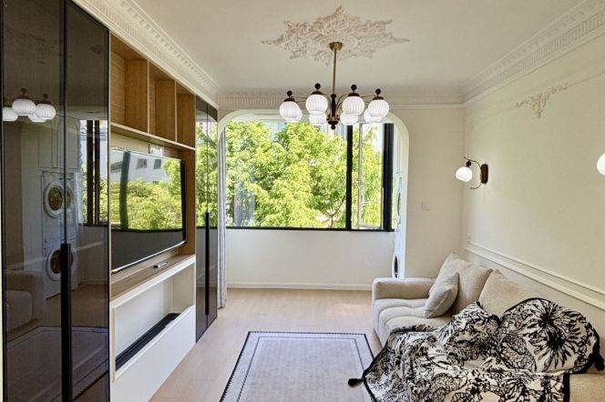 2Bdrs 1Bath /Fabulous&Spacious/L3/4/13Jinshajiang Rd/Parking /Good Layout/View/stairs